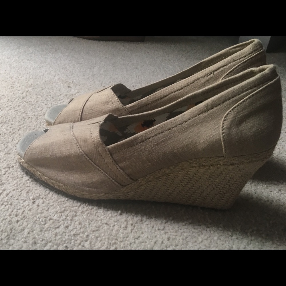 Wedge slip on shoes